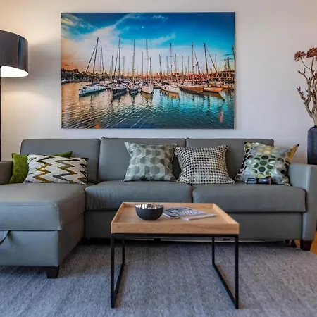 Harbour Side Apartment *